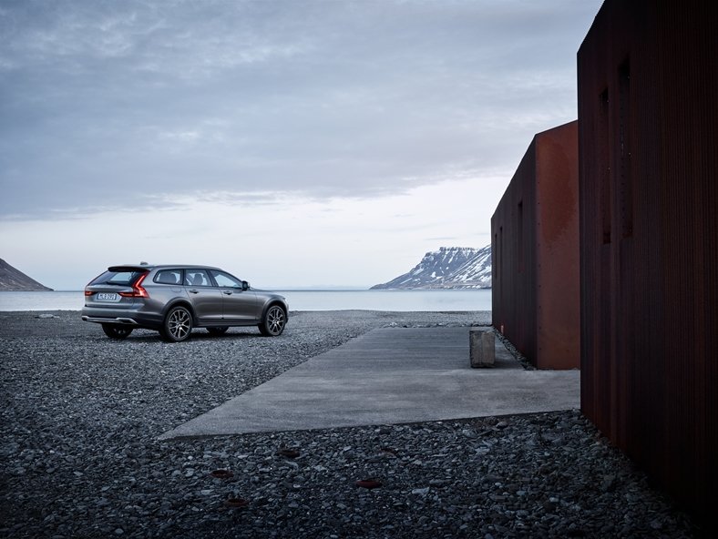 Volvo V90 ve V60 Cross Country Satışa Çıkıyor