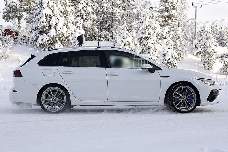 Volkswagen Golf R Wagon Bir Kez Daha Casus Kameralara Yansıdı