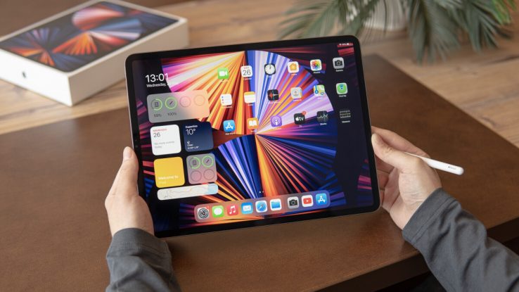 OLED Ekranlı iPad
