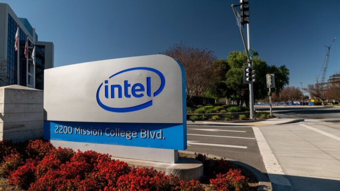 Intel, Milyarlarca Dolarlık Harcamaları Azaltırken Çalışanlarını İşten Çıkarmayı Planlıyor