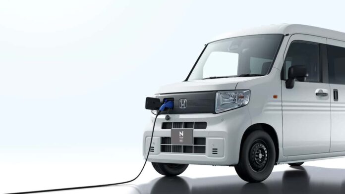 Japonya'da 130 mil menzilli Honda elektrikli N-Van e tanıtıldı