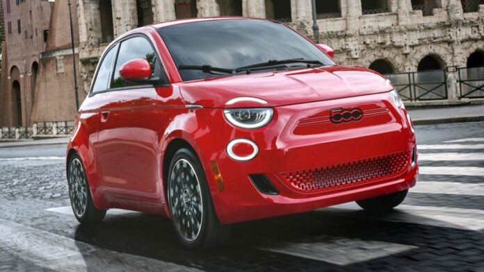 149 mil menzile sahip 2024 Fiat 500e 32.500 dolara tanıtıldı