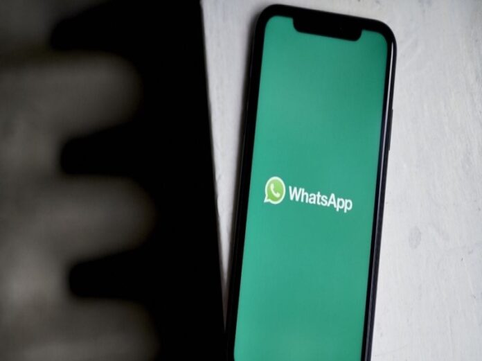 WhatsApp durum güncellemeleri için Instagram benzeri tepki butonu getirebilir