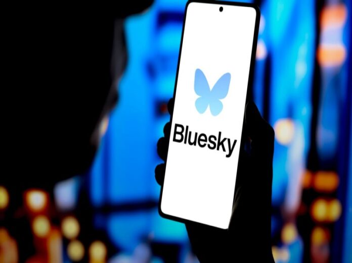 Bluesky artık üç dakikaya kadar video yüklemenize izin veriyor